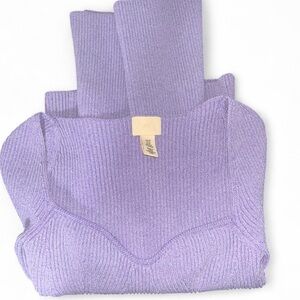 H&M Lavender sweetheart neck flared sleeve top 💜